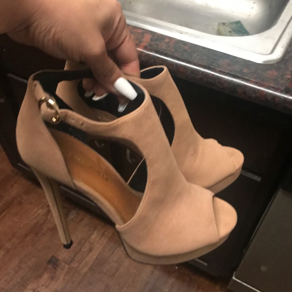 Tan heels